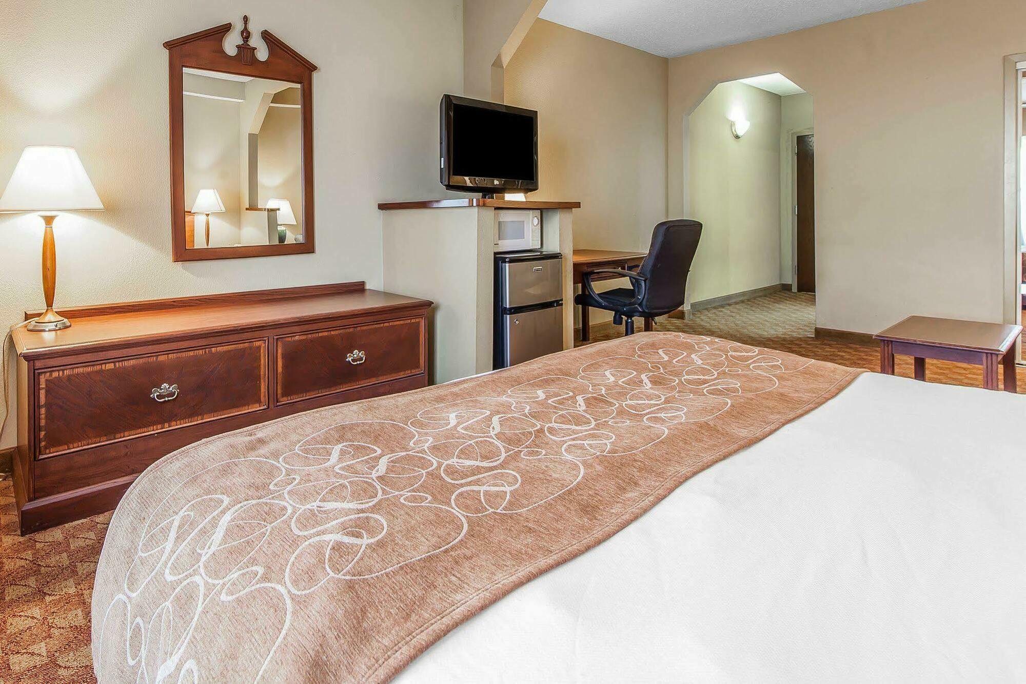 Comfort Suites Knoxville Airport Алкоа Екстериор снимка